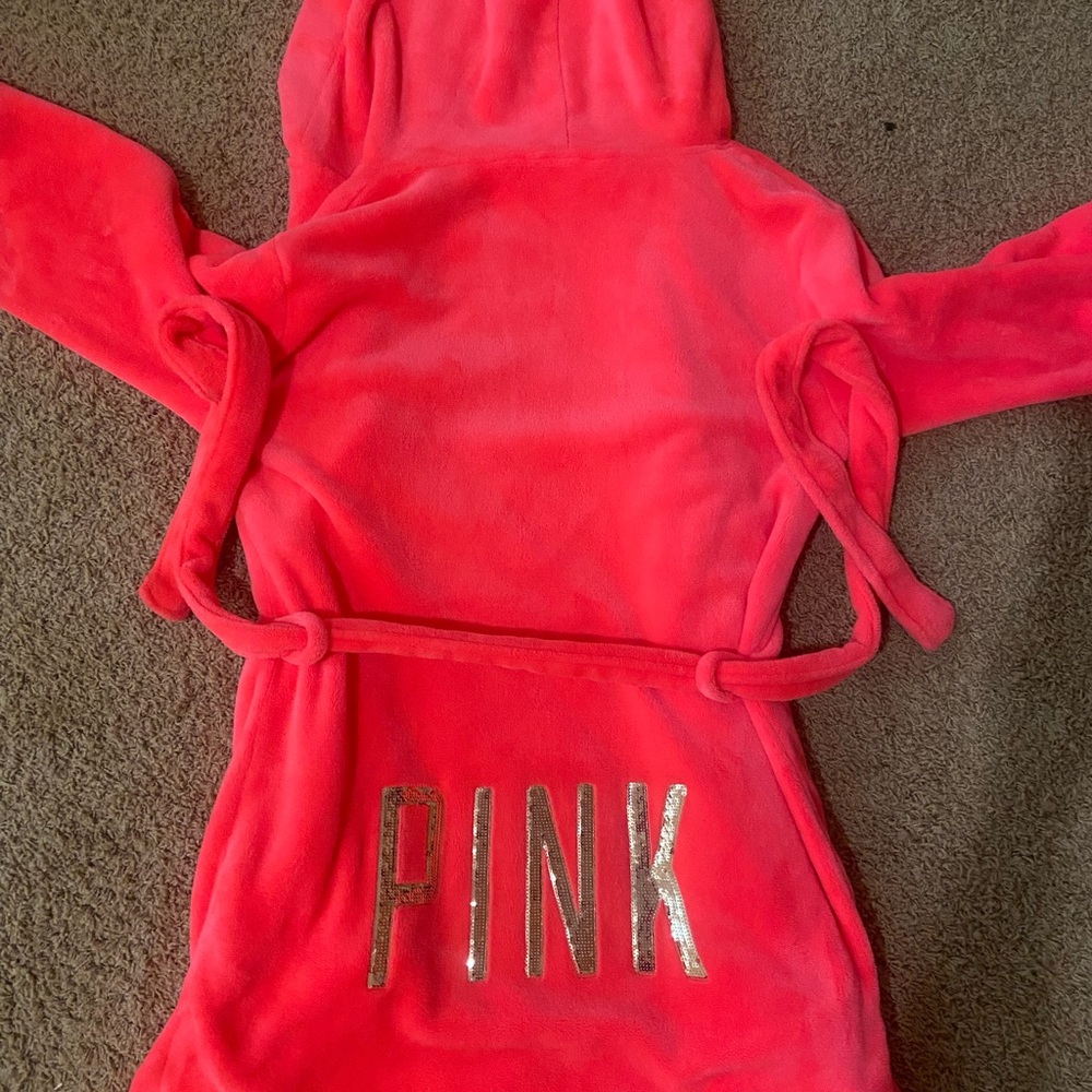 PINK Victoria's Secret Plush Robe in Vibrant Pink